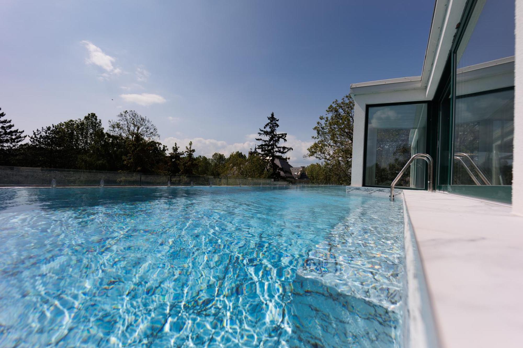 Villa Bauhaus Wellness Apart-Hotel Siofok Exterior photo
